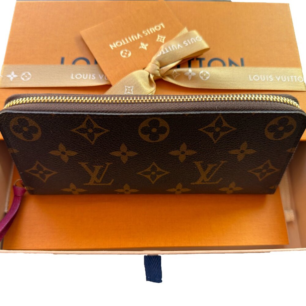 Louis Vuitton Clémence Wallet M60742 (Fuchsia Interior) in 👌 Pristine Condition - Picture 3 of 16